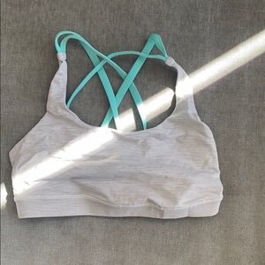 Lululemon size 6 sports bra